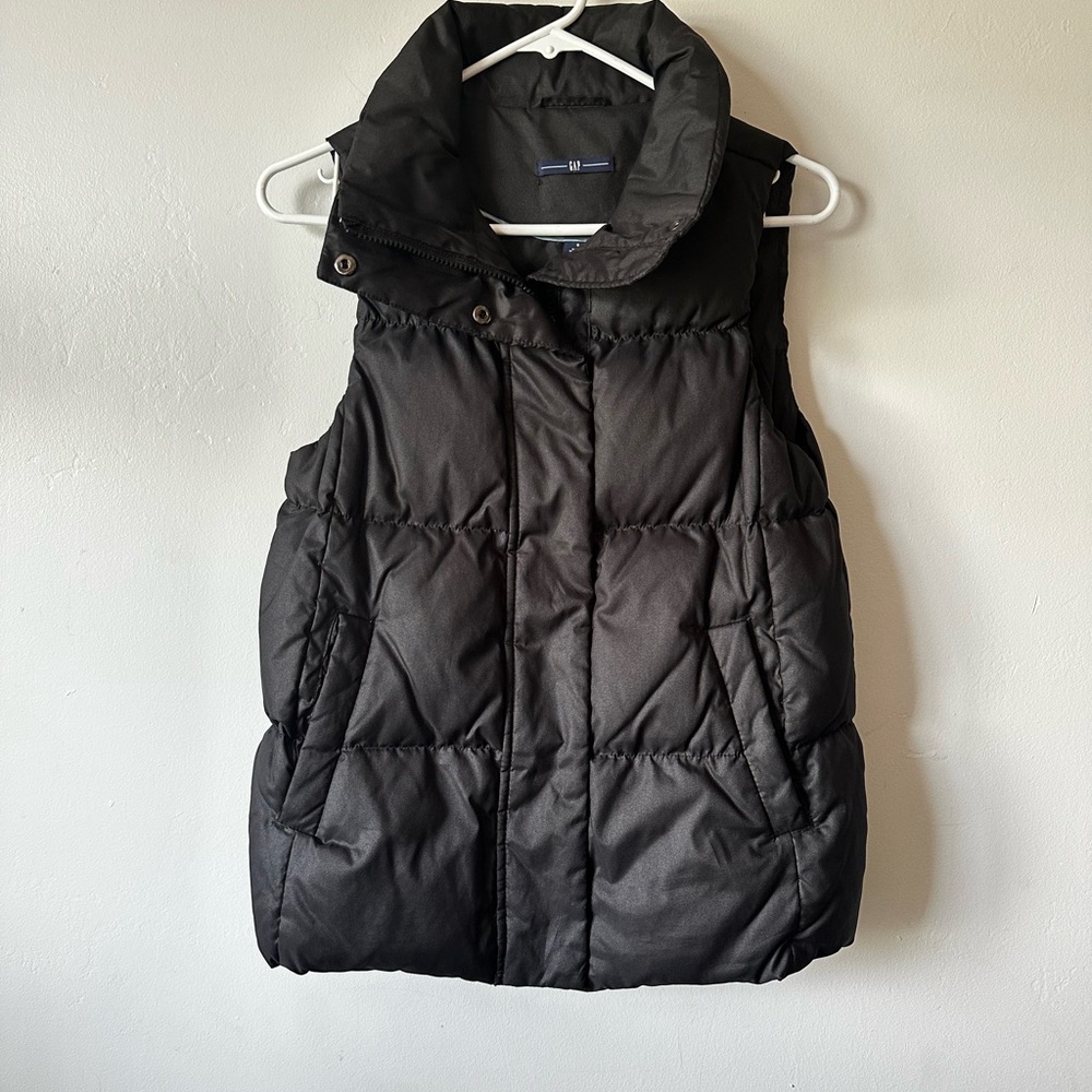 GAPBlack Puffer Vest Small
